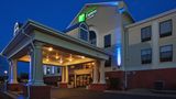 Holiday Inn Express & Suites Laurinburg Exterior