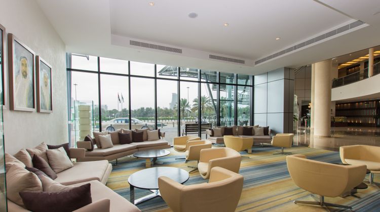 Holiday Inn Abu Dhabi Lobby