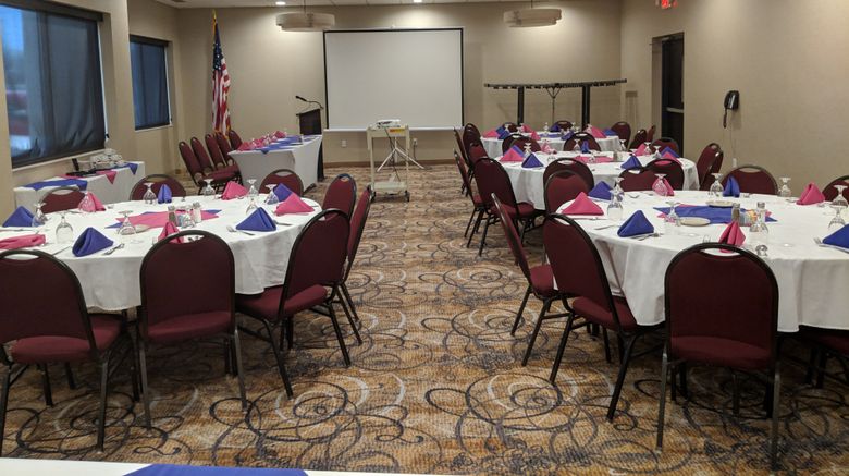 <b>Holiday Inn Champaign Meeting</b>. Images powered by <a href="https://www.leonardoworldwide.com/" title="Leonardo Worldwide" target="_blank">Leonardo</a>.