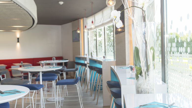 <b>Holiday Inn Express Paris - Velizy Restaurant</b>. Images powered by <a href="https://www.leonardoworldwide.com/" title="Leonardo Worldwide" target="_blank">Leonardo</a>.