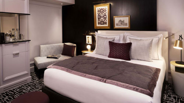 Le Damantin Hotel Room