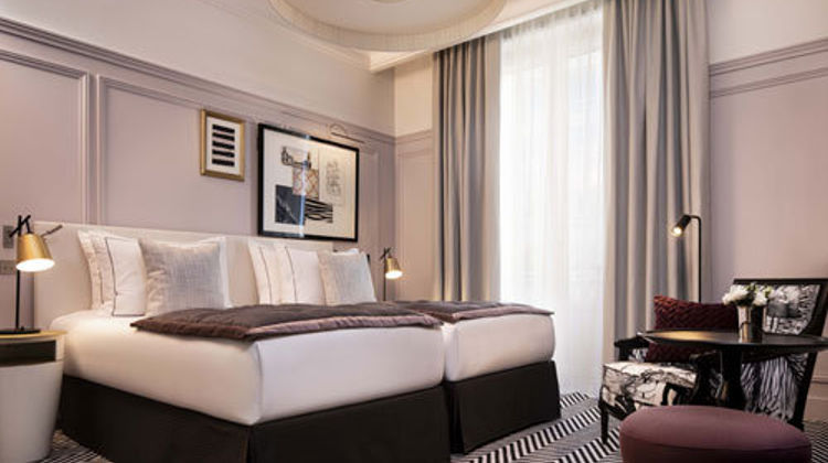 Le Damantin Hotel Room