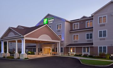 Holiday Inn Express Hotel & Suites
