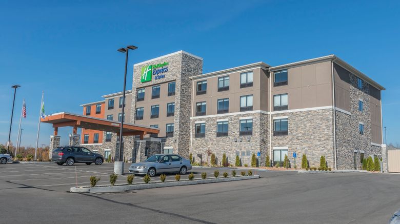<b>Holiday Inn Express & Suites Clarion Exterior</b>. Images powered by <a href="https://www.leonardoworldwide.com/" title="Leonardo Worldwide" target="_blank">Leonardo</a>.