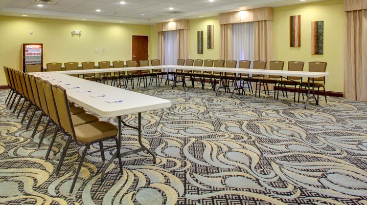 Holiday Inn Express & Sts Cross Lanes Meeting