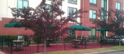 Holiday Inn Express Hotel & Suites Exterior