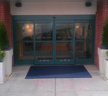Holiday Inn Express Hotel & Suites Exterior