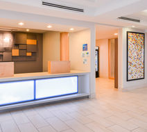 Holiday Inn Express Hotel & Suites Lobby