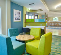 Holiday Inn Cardiff North M4J Lobby