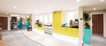 Holiday Inn Cardiff North M4J Lobby