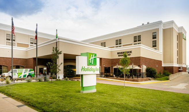 Holiday Inn Dubuque-Galena Exterior