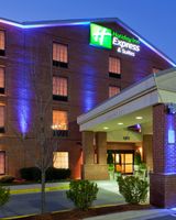 Holiday Inn Express & Suites