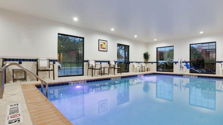 Holiday Inn Express & Suites Pool