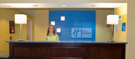 Holiday Inn Express Exterior