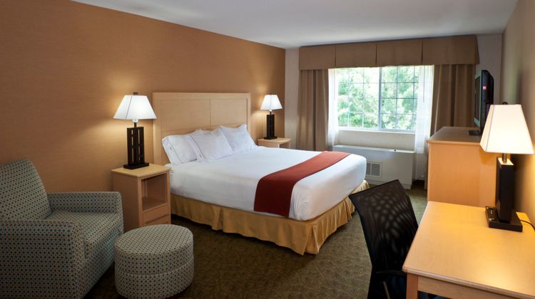 Holiday Inn Express Room