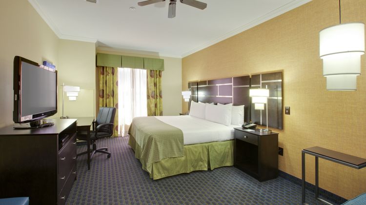 Holiday Inn Houston East-Channelview Room