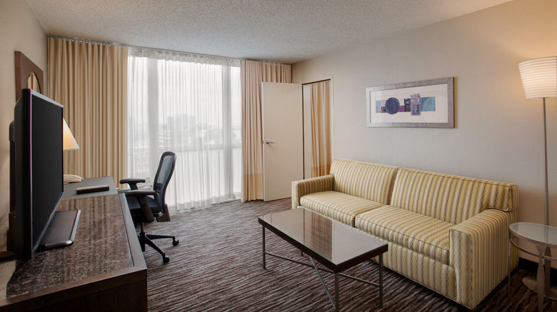 <b>Crowne Plaza San Francisco Airport Suite</b>. Images powered by <a href="https://www.leonardoworldwide.com/" title="Leonardo Worldwide" target="_blank">Leonardo</a>.