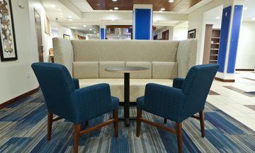 Holiday Inn Express & Suites, Monroe