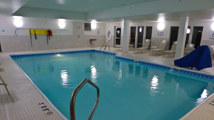 Holiday Inn Express & Suites, Monroe Pool