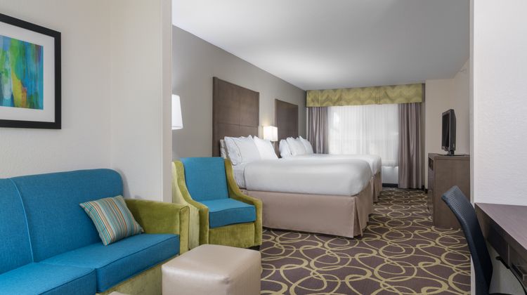 Holiday Inn Express Suite