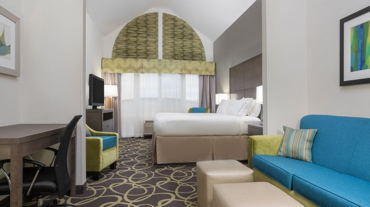 Holiday Inn Express Suite