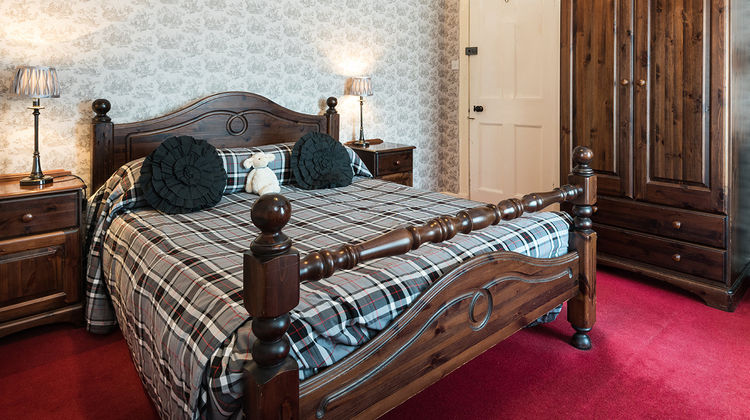 Atholl Arms Hotel Room