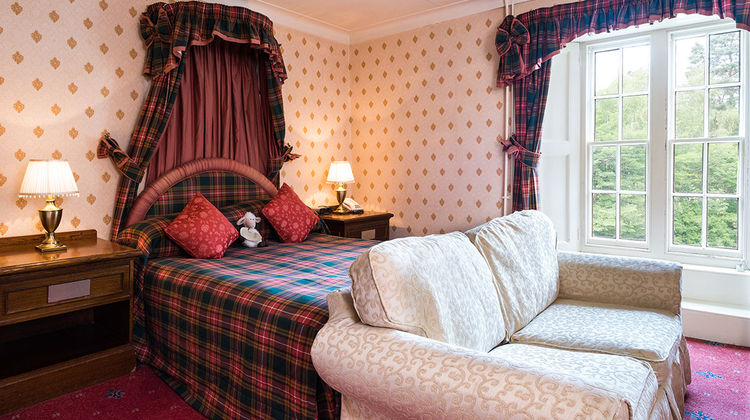 Atholl Arms Hotel Room