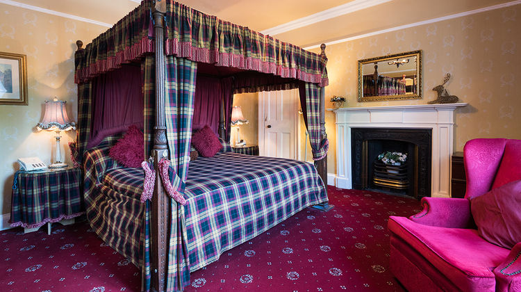 Atholl Arms Hotel Room