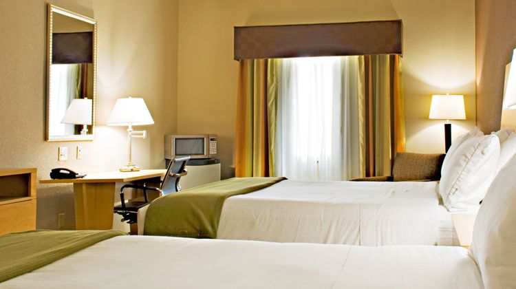 Holiday Inn Express Borger Room