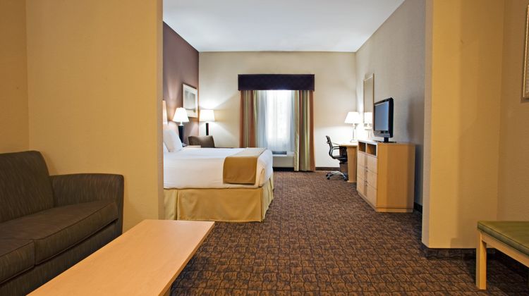 Holiday Inn Express Borger Suite
