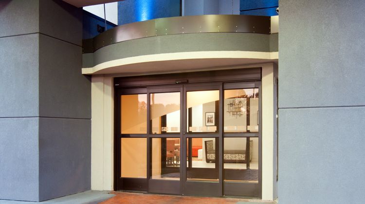 Holiday Inn Express Nashville Exterior