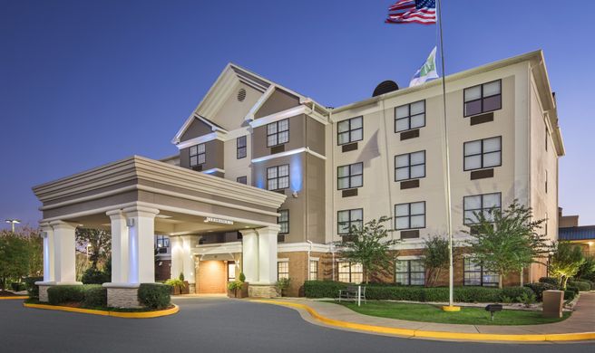 Holiday Inn Express Byron Exterior