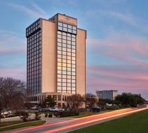 Crowne Plaza Dallas Market Center Exterior