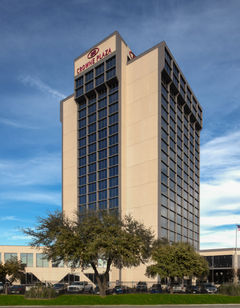 Crowne Plaza Dallas Market Center