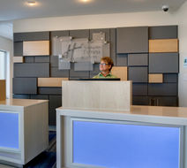 Holiday Inn Express & Suites Galesburg Lobby