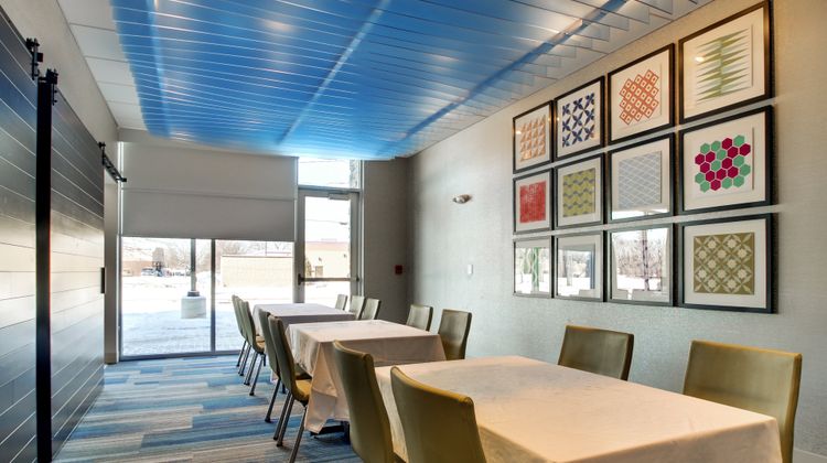 Holiday Inn Express & Suites Galesburg Meeting