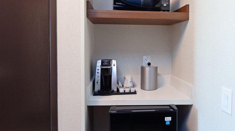 Holiday Inn Express Los Angeles Room