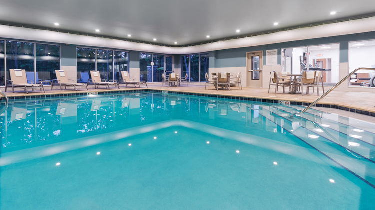 Holiday Inn Express & Suites Medina Pool
