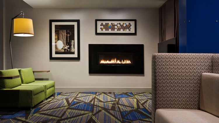 Holiday Inn Express & Suites Medina Lobby