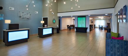 Holiday Inn Express Lobby