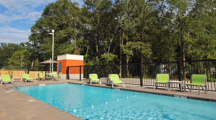 Holiday Inn Express/Suites Columbus N Pool