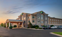 Holiday Inn Express & Suites