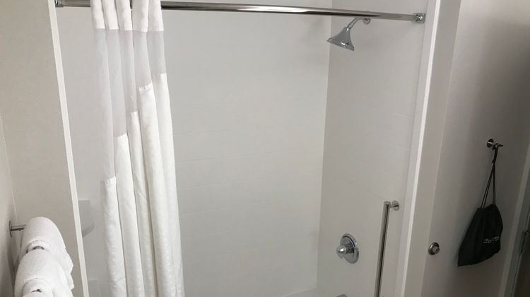 Holiday Inn Express & Suites-Medical Ctr Room