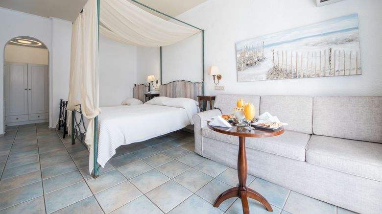 <b>Aegialis Hotel & Spa Room</b>. Images powered by <a href="https://www.leonardoworldwide.com/" title="Leonardo Worldwide" target="_blank">Leonardo</a>.
