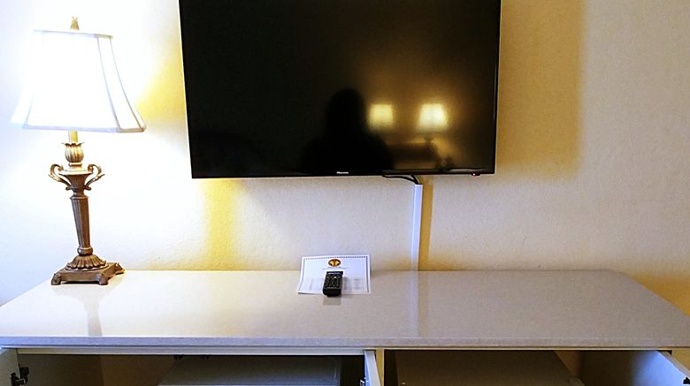 <b>Emerald Shores Hotel Room</b>. Images powered by <a href="https://www.leonardoworldwide.com/" title="Leonardo Worldwide" target="_blank">Leonardo</a>.