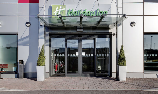 Holiday Inn London - Luton Airport Exterior
