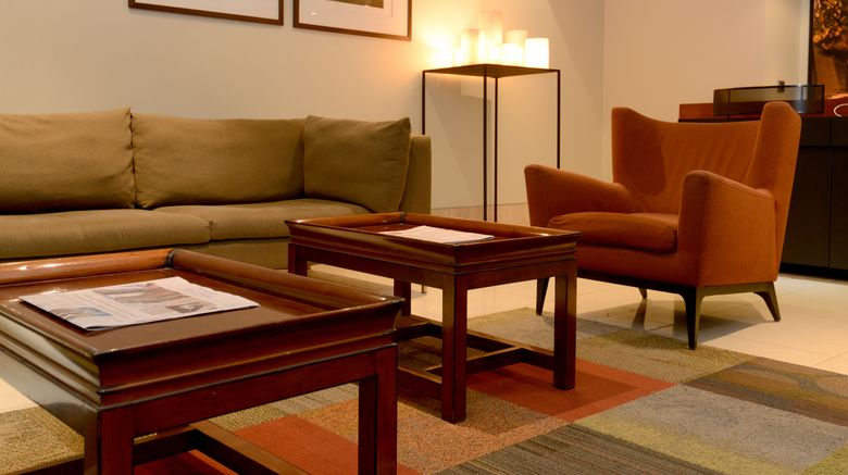 <b>Holiday Inn Express Las Condes Lobby</b>. Images powered by <a href="https://www.leonardoworldwide.com/" title="Leonardo Worldwide" target="_blank">Leonardo</a>.