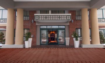 Holiday Inn Express Hotel and Suites Buf