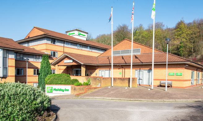 Holiday Inn Cardiff North M4J Exterior