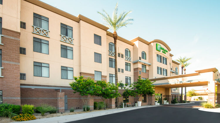 Holiday Inn Hotel & Suites Exterior